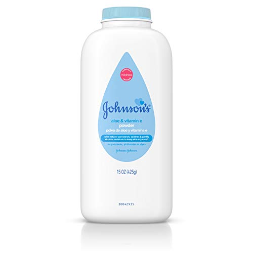 Johnson's Baby Powder - Naturally Derived Cornstarch, Aloe & Vitamin E for Delicate Skin - 15oz