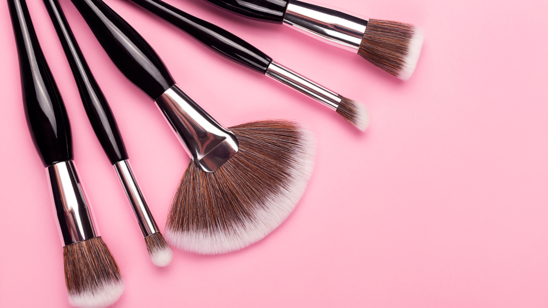 Best Cosmetic Brushes: Tips for Enhancing Your Beauty Routine