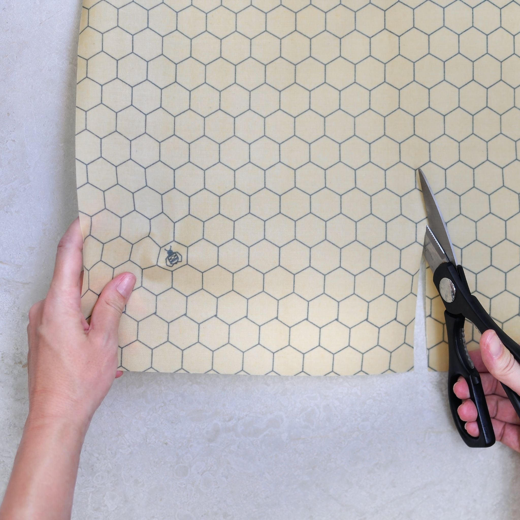 Beeswax Wrap Roll - Hexagonia 35" x 13"