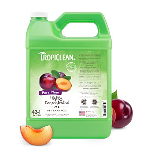 TropiClean Dog & Cat Shampoo - Moisturizes, Deodorizes, Naturally Derived Ingredients - 1 Gallon