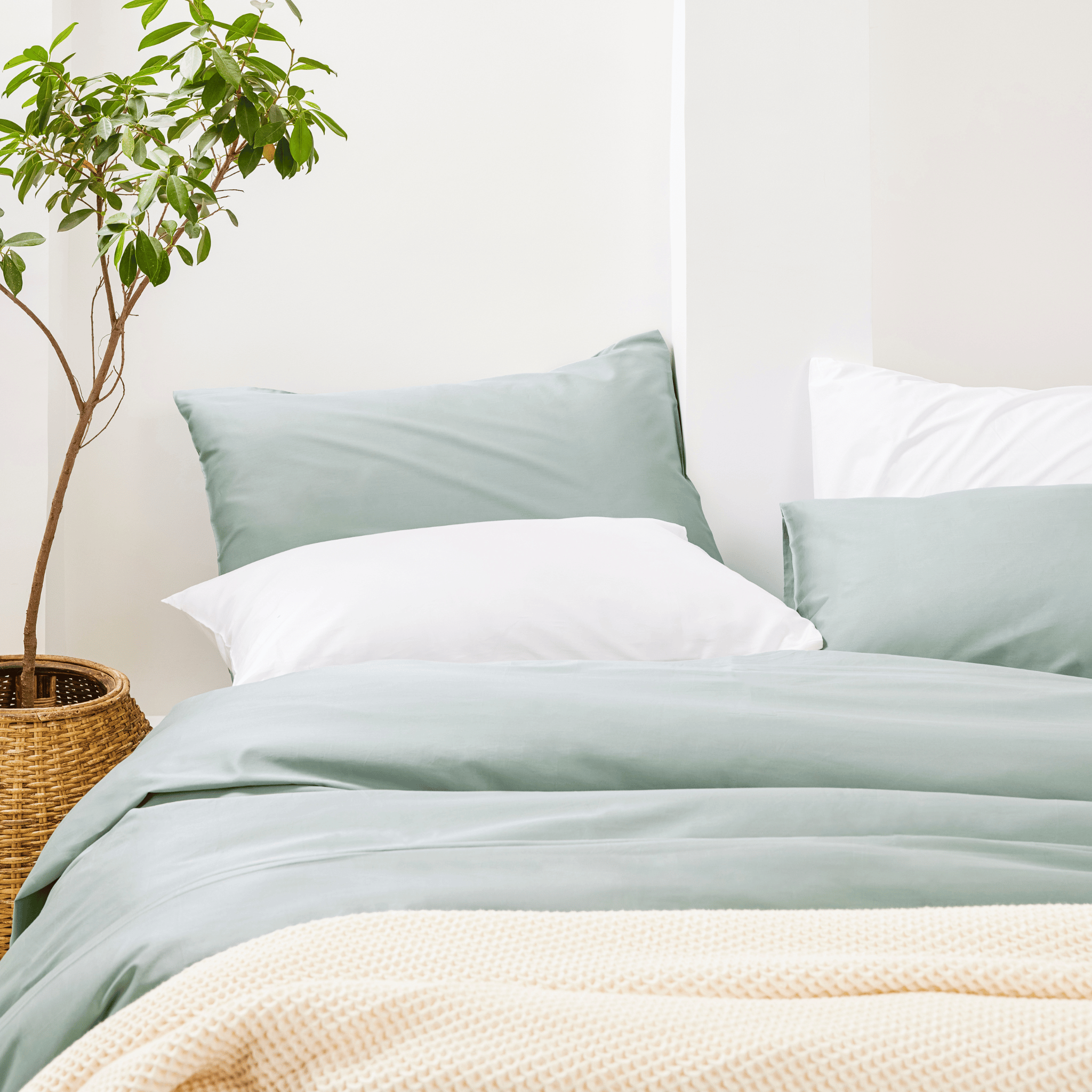 Soft & Cozy Sateen Fitted Sheet Set (3-piece)